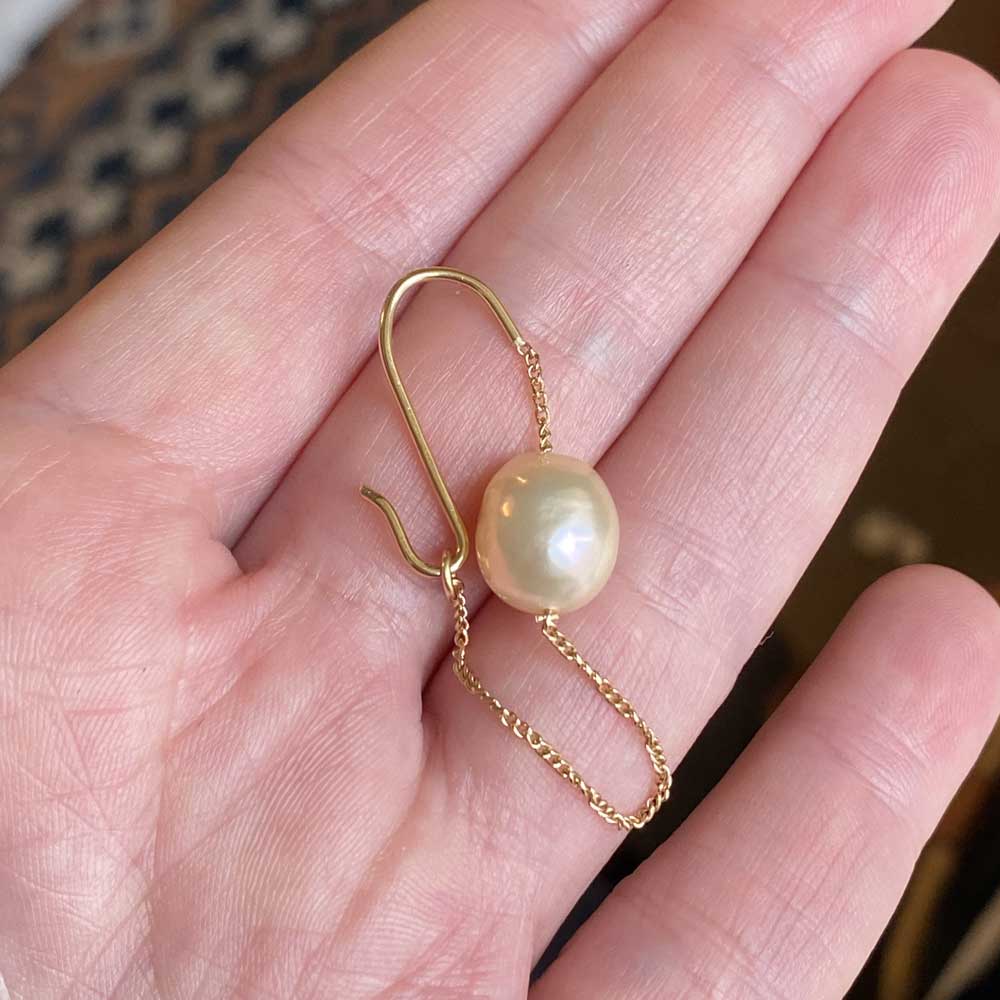 Dingle ørering med Hvid ferskvands perle - 14K guld