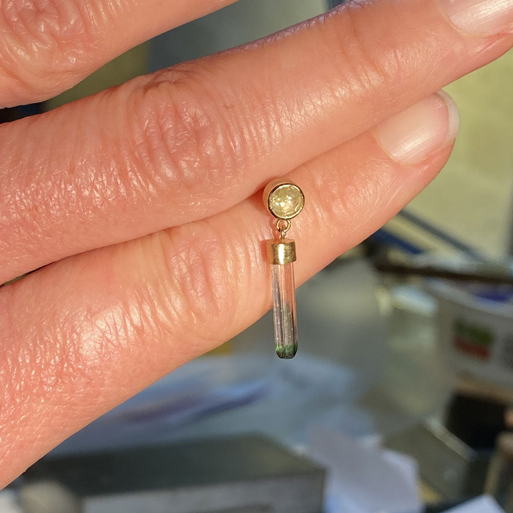 Kryptonit ørering med stor rosecut diamant - 18K guld - Kleines.dk